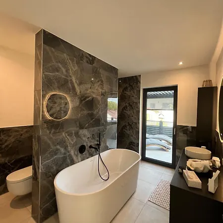 Design-villa Mit Privatem Whirlpool&naturblick Villa Wellheim