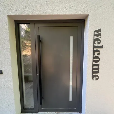 Villa Design-villa Mit Privatem Whirlpool&naturblick